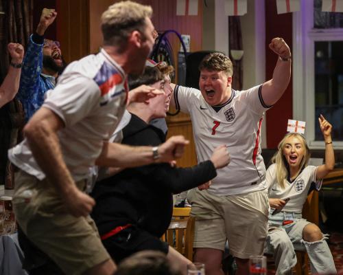 La resaca feliz de Inglaterra tras vencer a México al amanecer