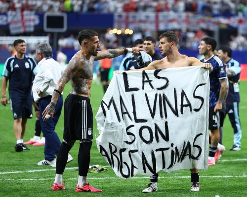 La Casa Blanca defiende a Argentina por la pancarta de Malvinas
