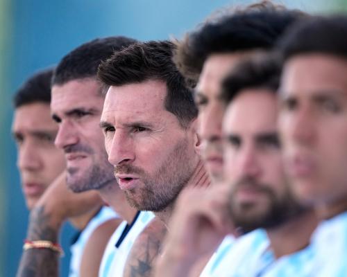 Argentina avanza con el corazón, pero sus fisuras preocupan antes…