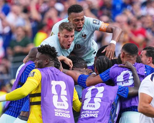 Mbappé abraza el liderazgo y pide humildad a Francia