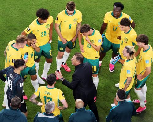 Popovic tiene el respaldo de Football Australia, pero quedan dudas…