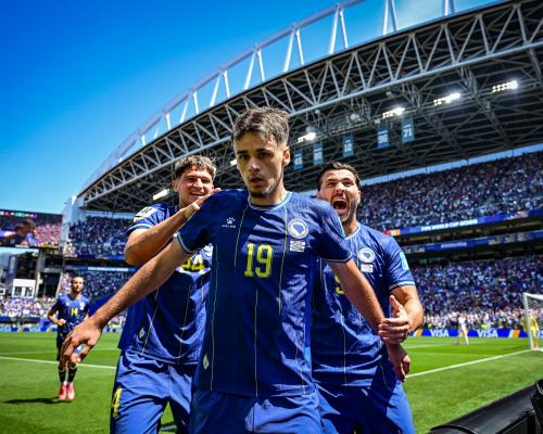 Bosnia y Herzegovina está a un paso de octavos tras golear a Catar