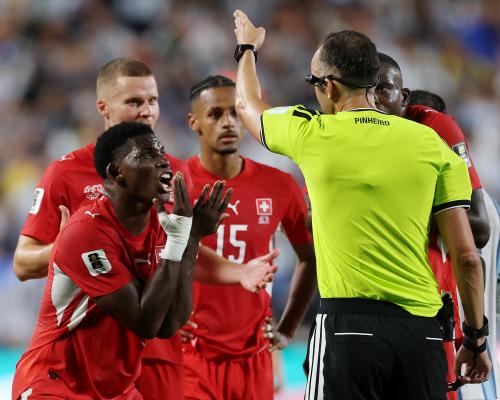 Suiza arremete contra el VAR tras la roja a Embolo por identidad…