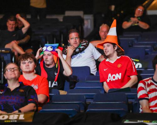 Los hinchas ingleses en Nueva York prefieren los dardos al fútbol