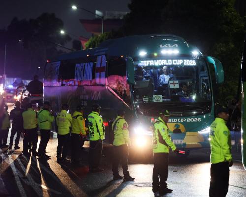 Inglaterra llega a México entre abucheos y tensión antes del duelo…